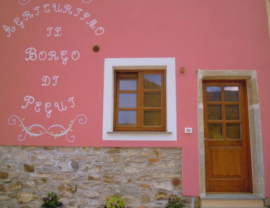 Il Borgo Di Pegui Villa Bolano Exterior photo